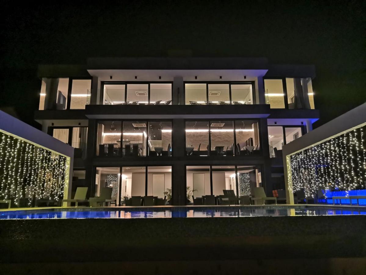 Sky Beach Aparthotel Марина Экстерьер фото